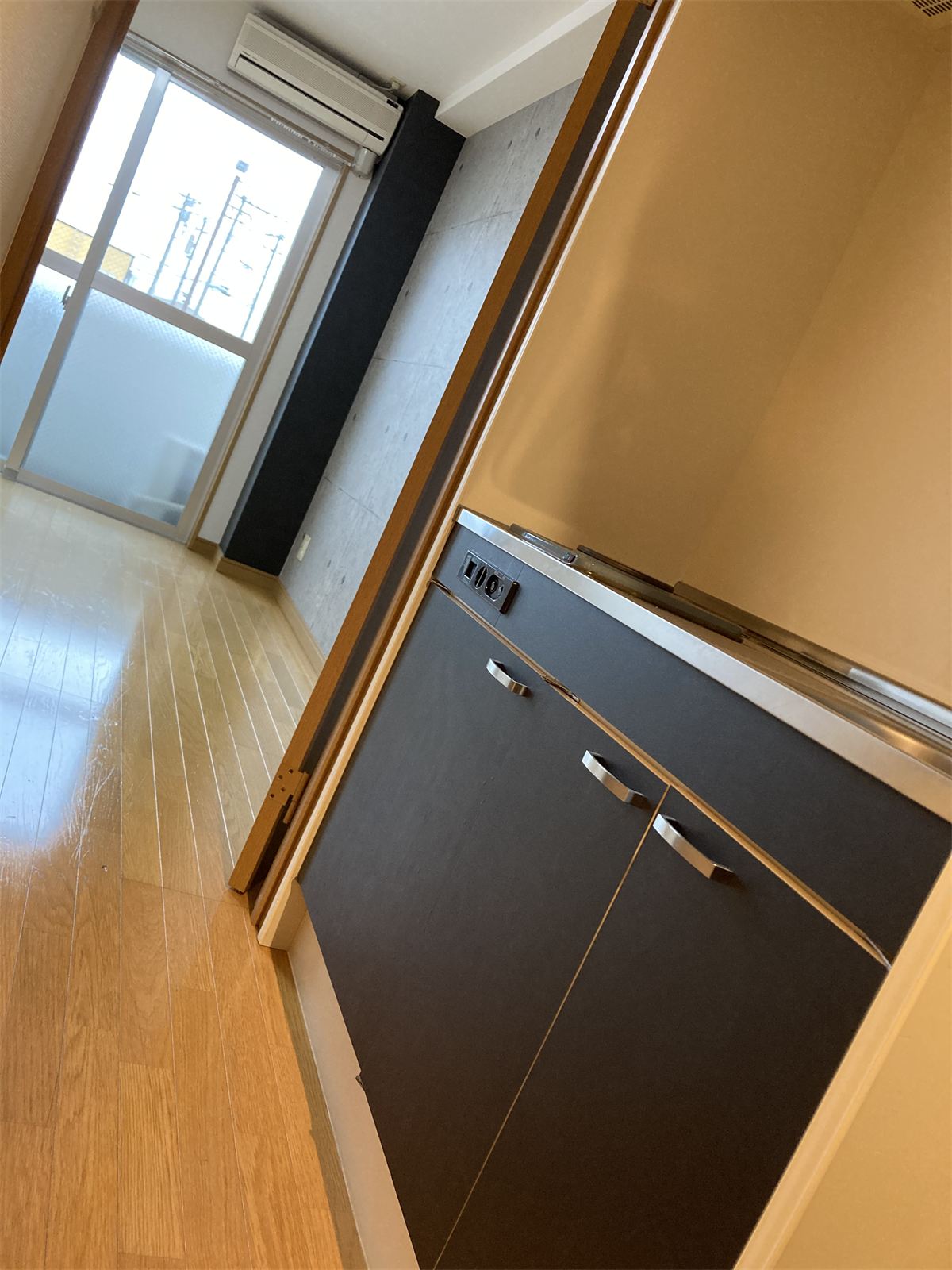 霧島市 隼人町見次の自社の賃貸マンション(1K) 施工後